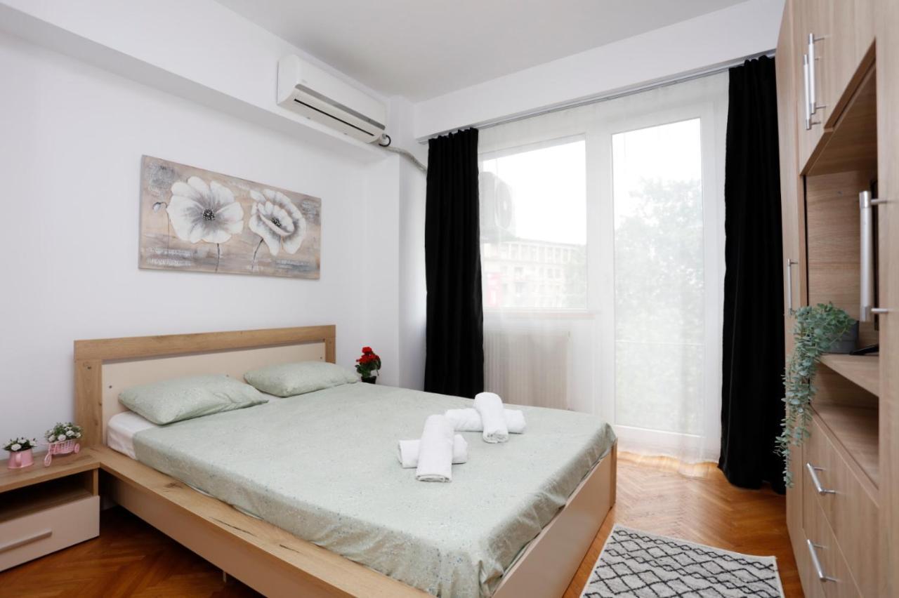 Rico'S 3 Bedroom City Center Apartment Bukarest Exterior foto